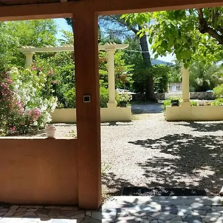 Holiday home Les Terres Brunes
